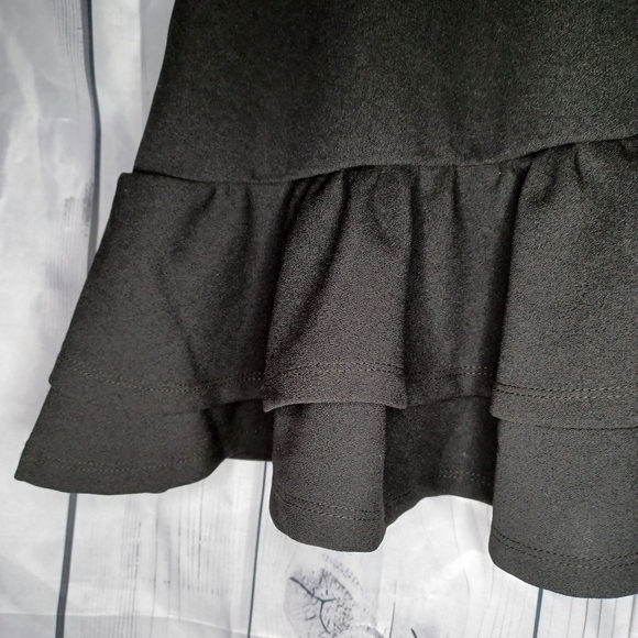 Black Ruffle pull on skirt - Picture 3 of 10